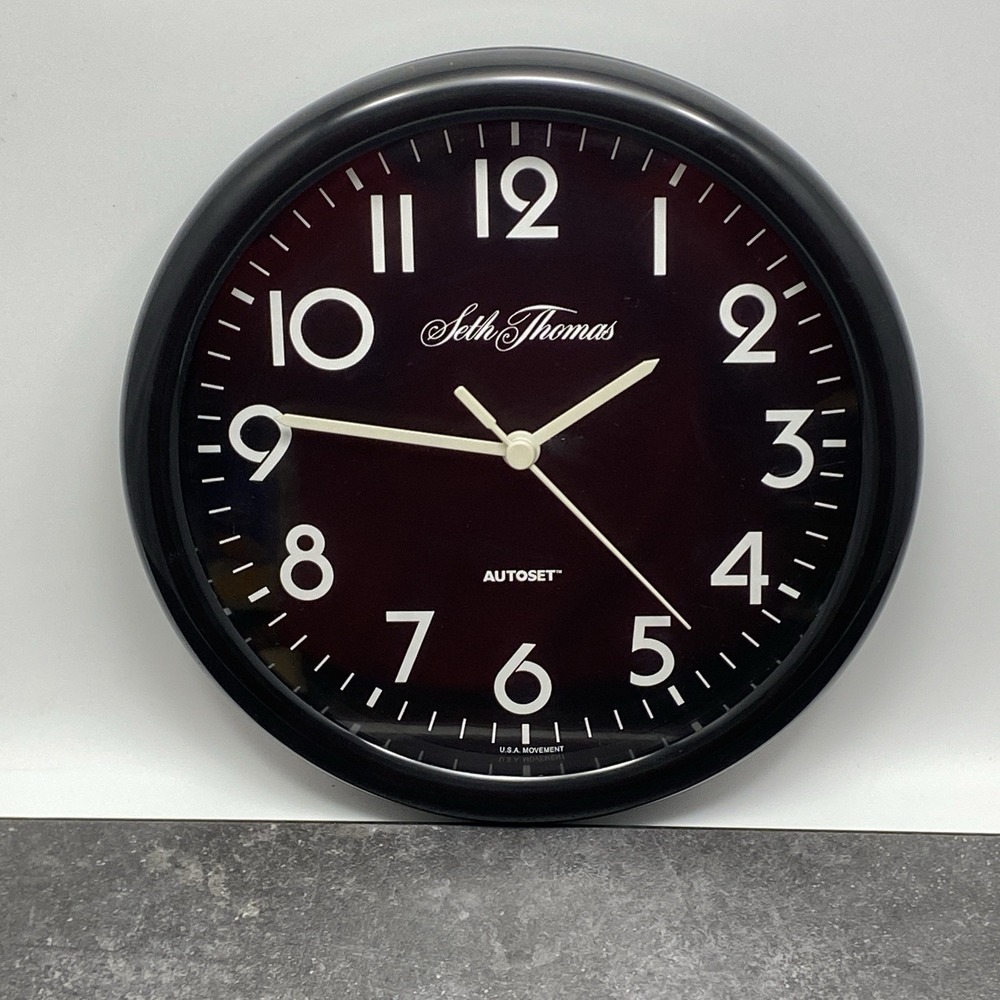 Vintage Seth Thomas Auto Set Black & White Plastic Frame Wall Clock USA Movement